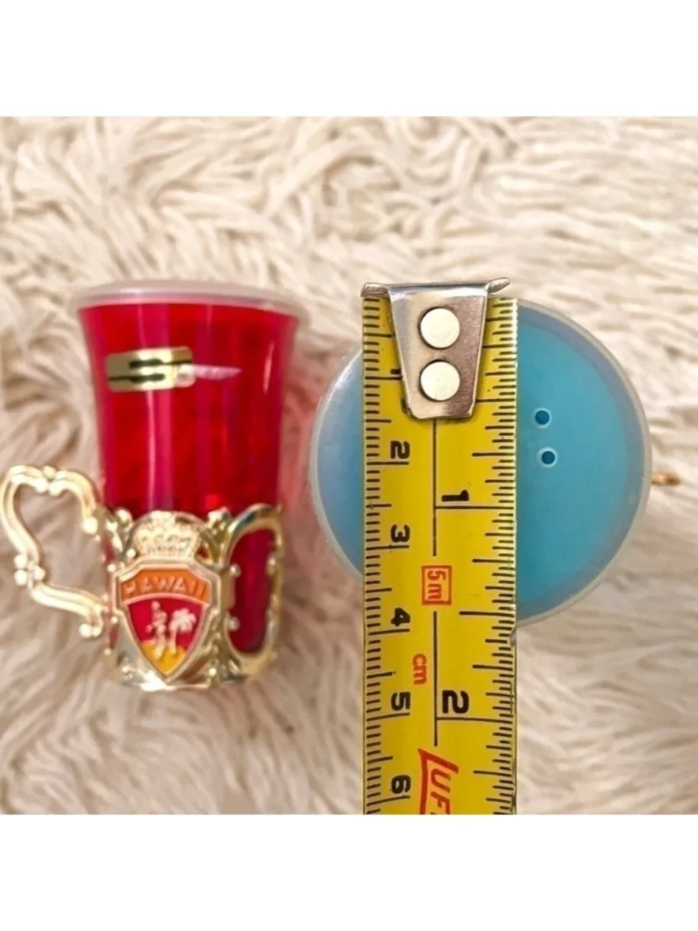 Vintage Hawaii Red Blue Plastic Salt & Pepper Shakers - made in Japan 🇯🇵